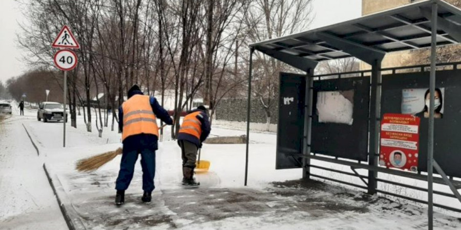 В Алматы полным ходом идут работы по уборке снега