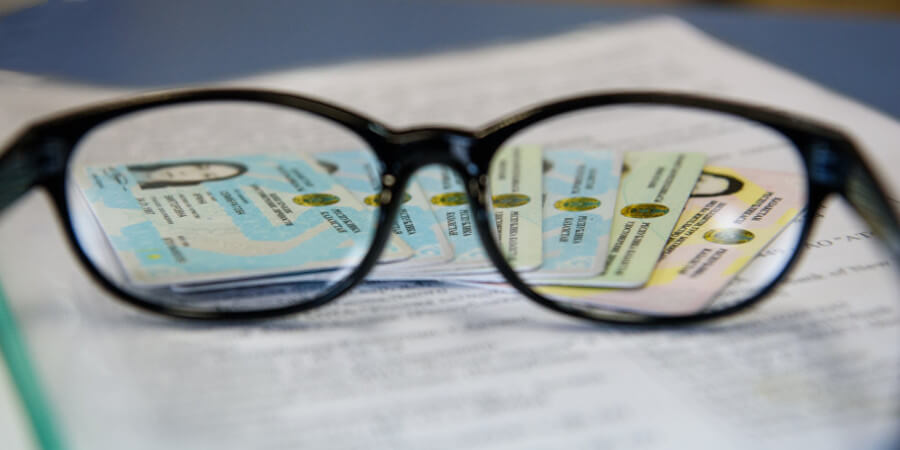 Казахстанским бизнесменам запретят запрашивать удостоверения личности у покупателей