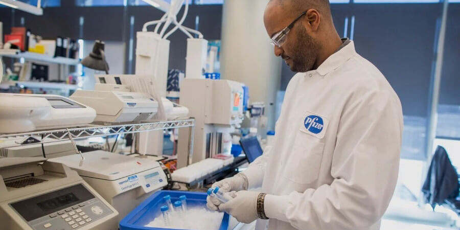 Кому будет доступна вакцина Pfizer в Казахстане