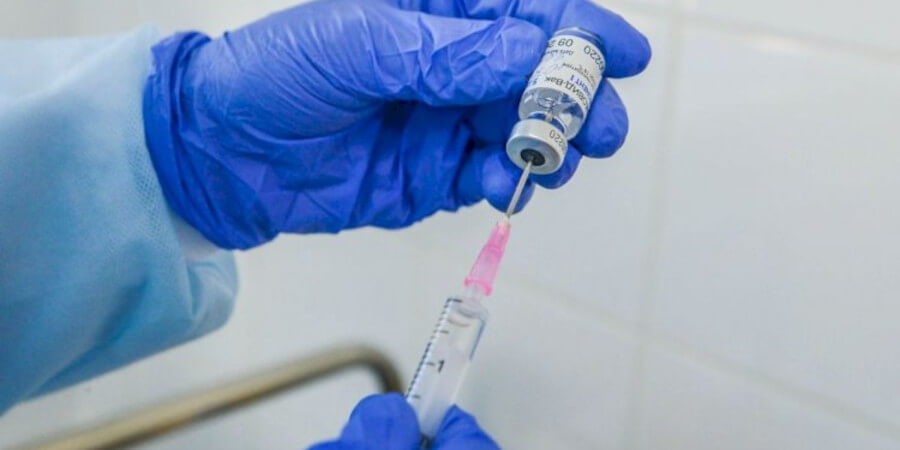 В Алматы объяснили, почему ревакцинацию проводят именно в установленные сроки